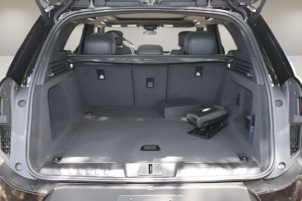 2026 Land Rover Range Rover Sport SE