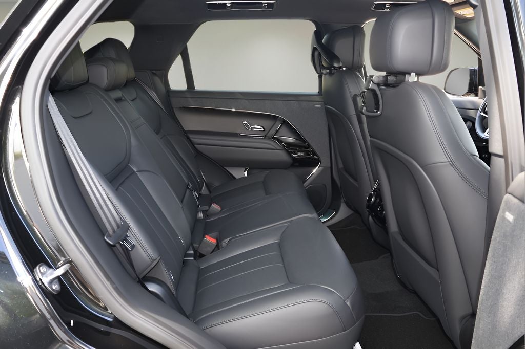 2026 Land Rover Range Rover Sport SE