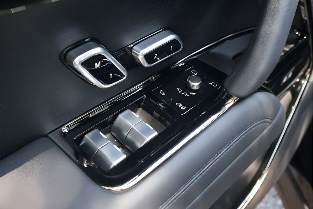 2026 Land Rover Range Rover Sport SE