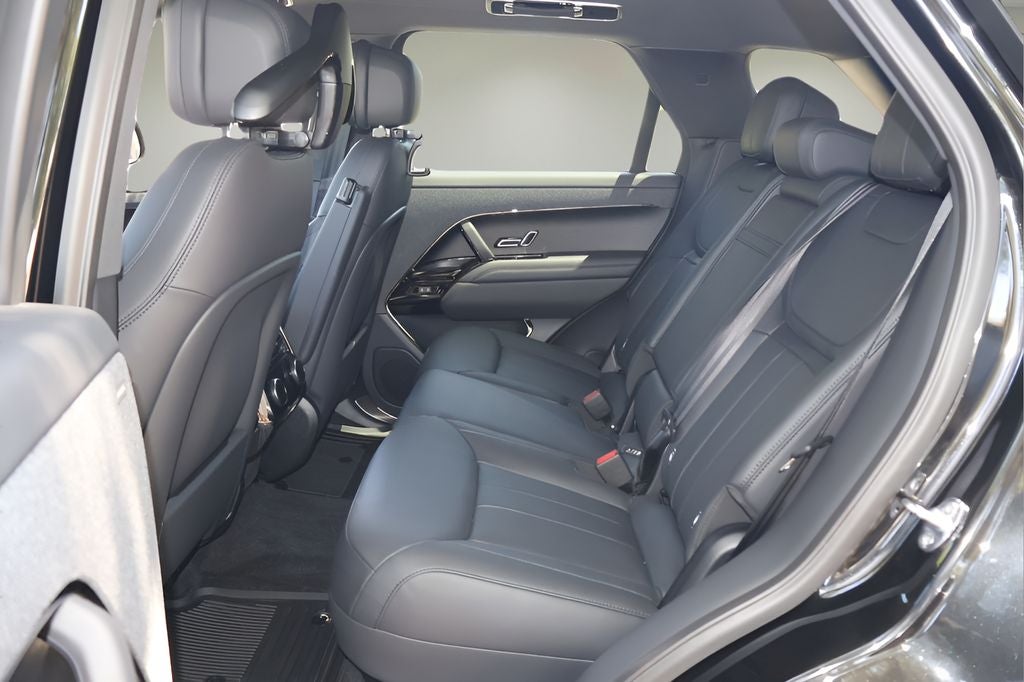 2026 Land Rover Range Rover Sport SE