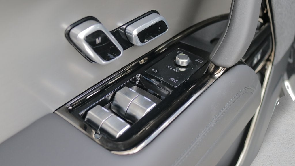 2027 Land Rover Range Rover Sport SE