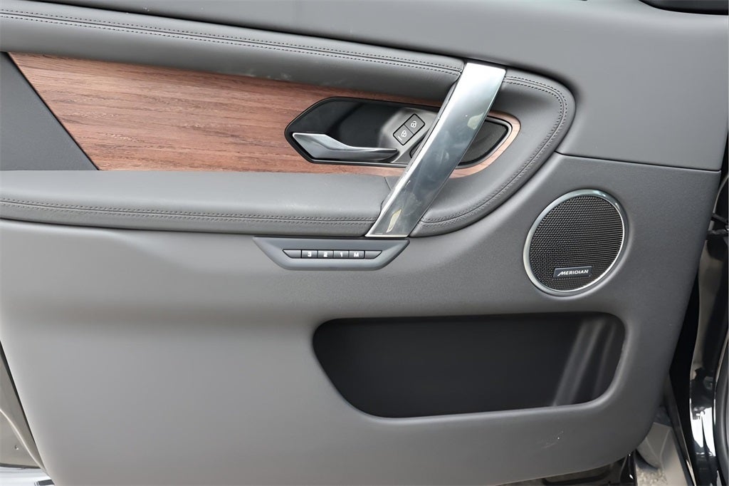 2025 Land Rover Discovery Sport S