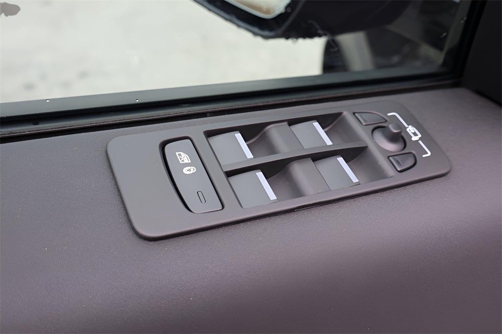 2025 Land Rover Discovery Sport S