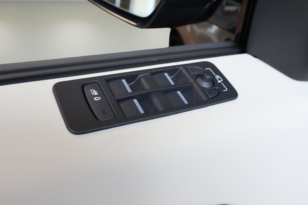 2025 Land Rover Discovery Sport S