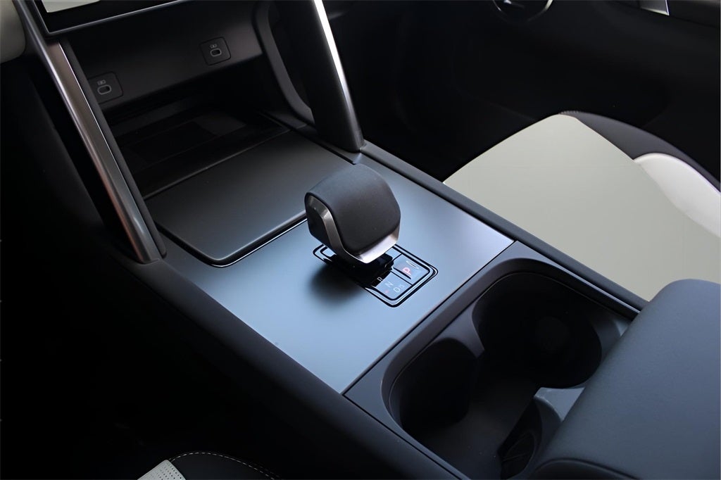 2025 Land Rover Discovery Sport S