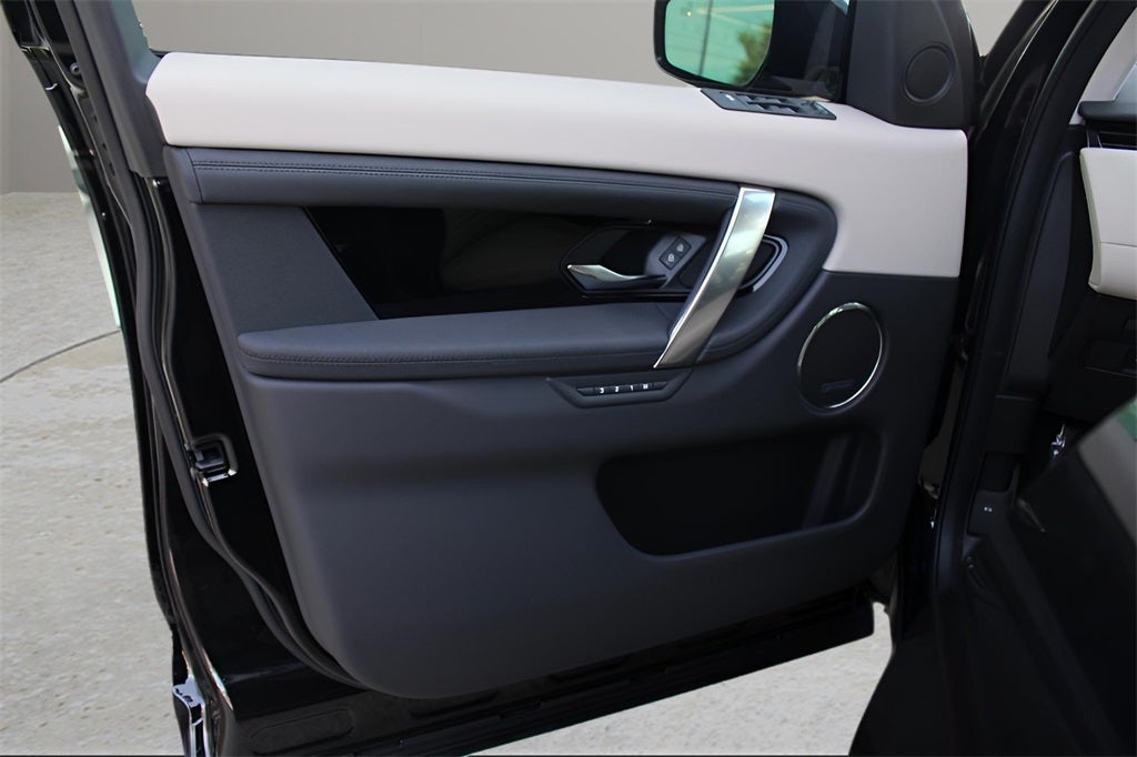 2025 Land Rover Discovery Sport S