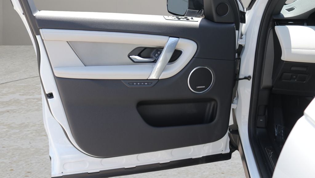 2026 Land Rover Discovery Sport Landmark