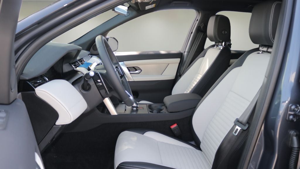 2026 Land Rover Discovery Sport Landmark