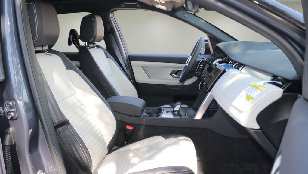 2026 Land Rover Discovery Sport Landmark