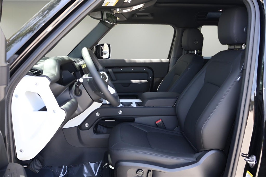 2025 Land Rover Defender 90 X-Dynamic SE