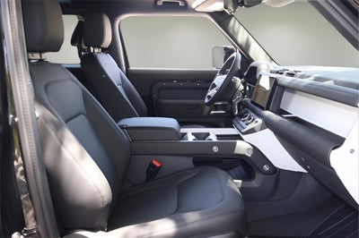 2025 Land Rover Defender 90 X-Dynamic SE