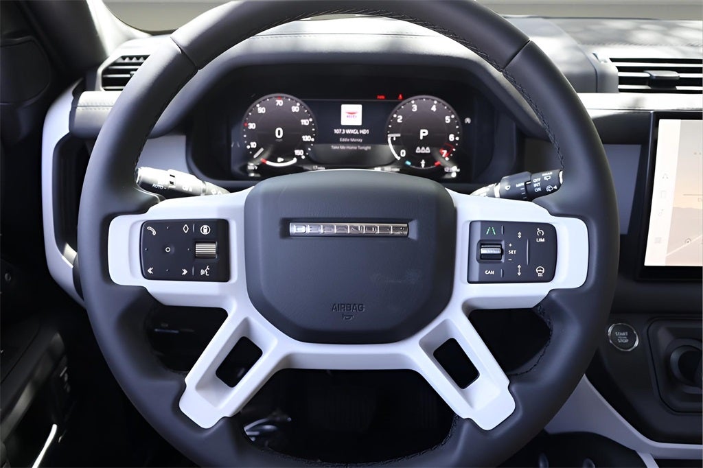 2025 Land Rover Defender 90 X-Dynamic SE