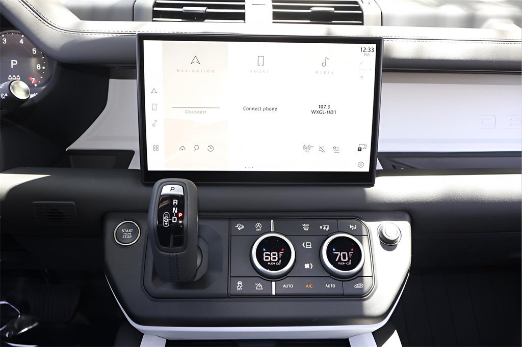 2025 Land Rover Defender 90 X-Dynamic SE