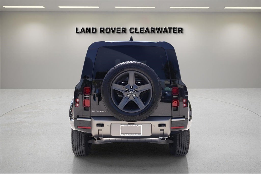 2025 Land Rover Defender 90 X-Dynamic SE