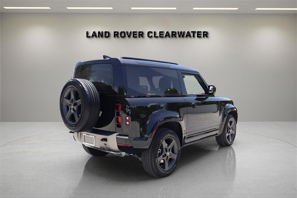 2025 Land Rover Defender 90 X-Dynamic SE