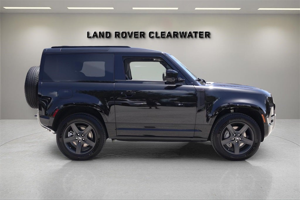 2025 Land Rover Defender 90 X-Dynamic SE