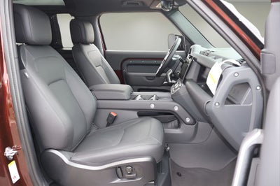 2026 Land Rover Defender 90 X-Dynamic SE