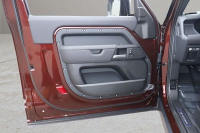 2026 Land Rover Defender 90 X-Dynamic SE
