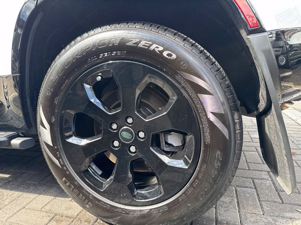 2025 Land Rover Defender 110 X-Dynamic SE