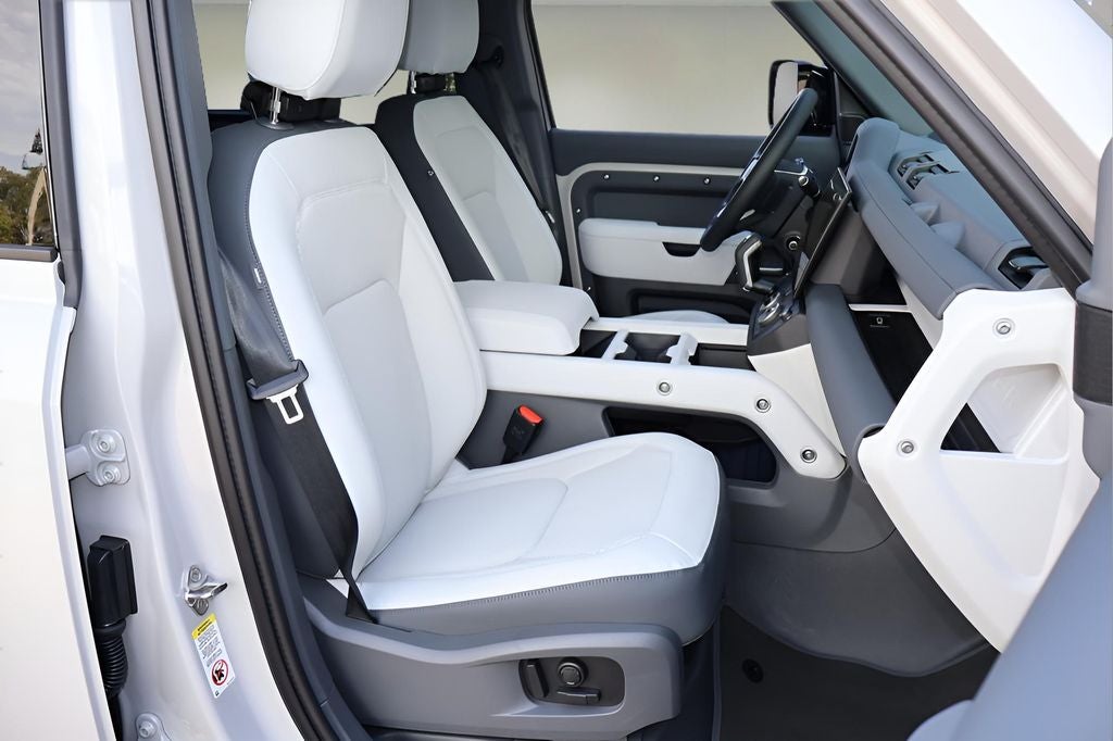 2026 Land Rover Defender 110 X-Dynamic SE