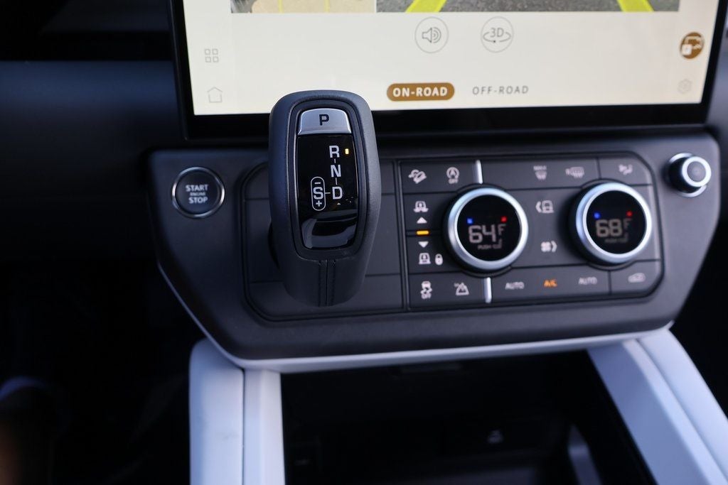 2026 Land Rover Defender 110 X-Dynamic SE