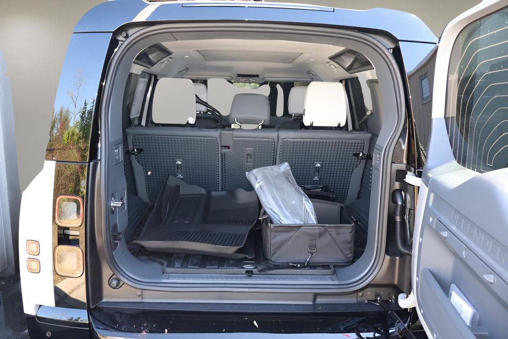 2026 Land Rover Defender 110 X-Dynamic SE