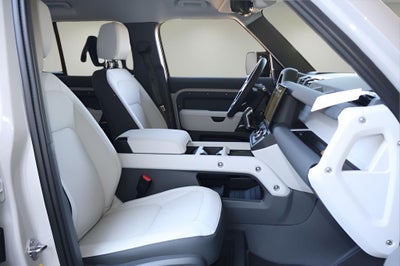 2026 Land Rover Defender 110 X-Dynamic SE