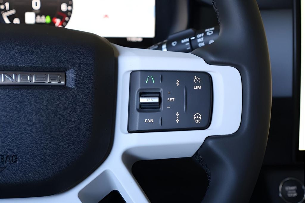 2026 Land Rover Defender 110 X-Dynamic SE