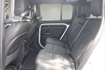 2026 Land Rover Defender 110 X-Dynamic SE
