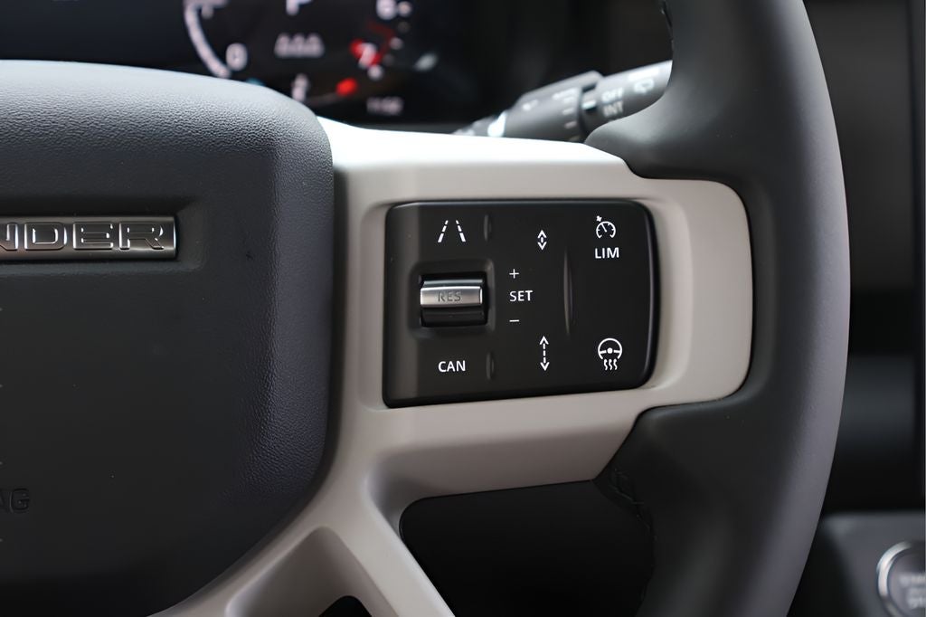 2026 Land Rover Defender 110 X-Dynamic SE