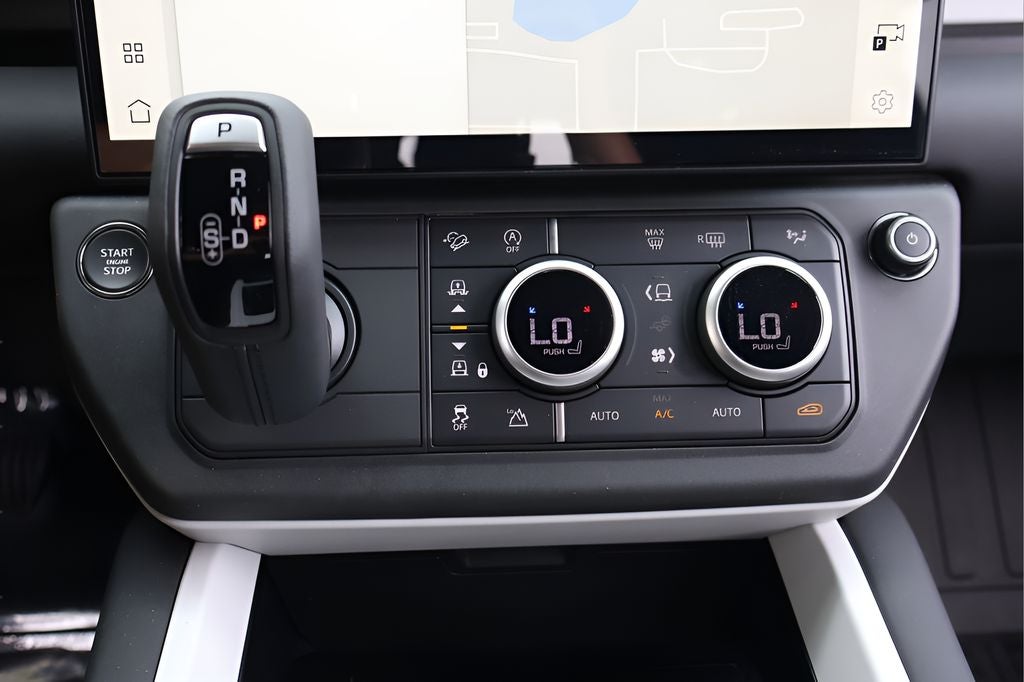 2026 Land Rover Defender 110 X-Dynamic SE