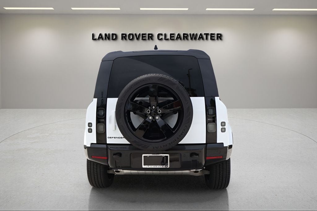 2026 Land Rover Defender 110 X-Dynamic SE