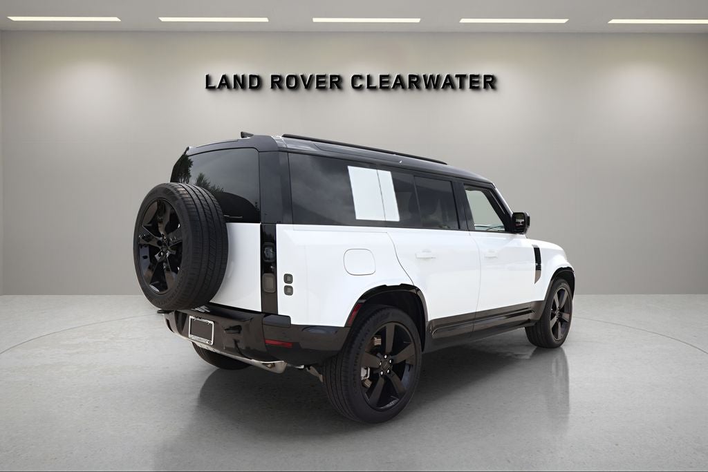 2026 Land Rover Defender 110 X-Dynamic SE