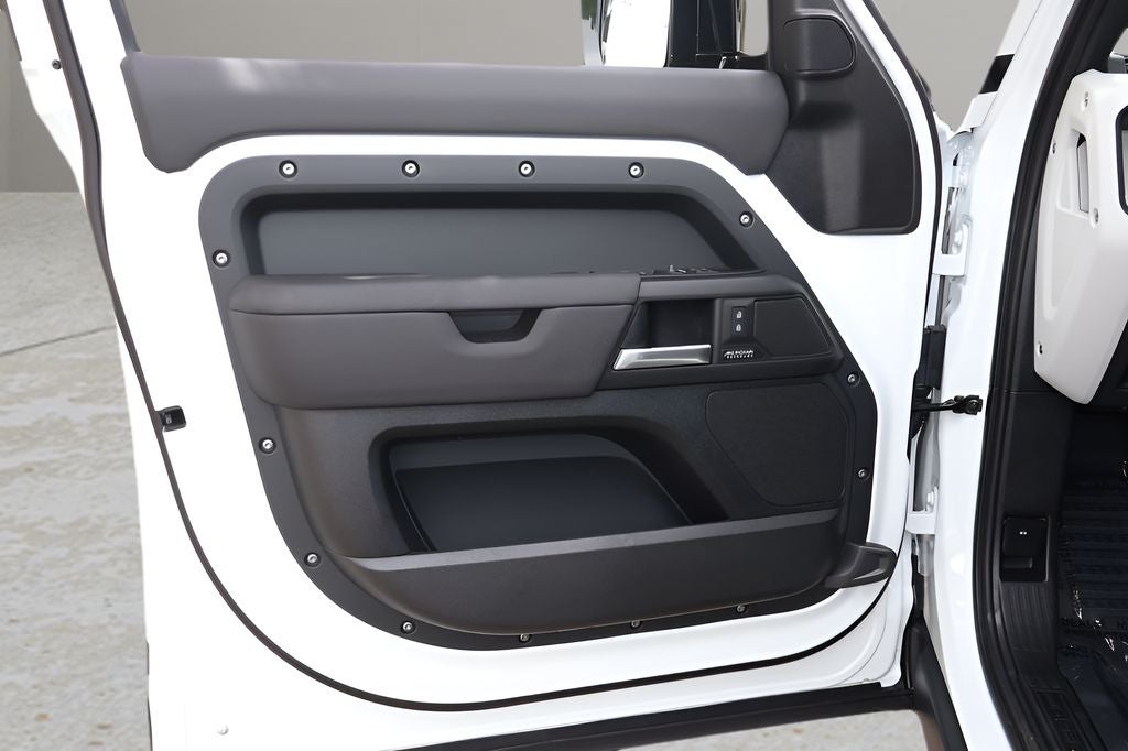 2026 Land Rover Defender 110 X-Dynamic SE