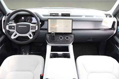 2026 Land Rover Defender 110 X-Dynamic SE