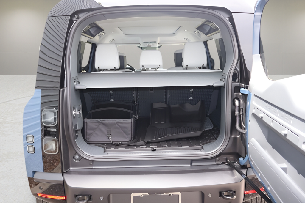 2026 Land Rover Defender 110 X-Dynamic SE