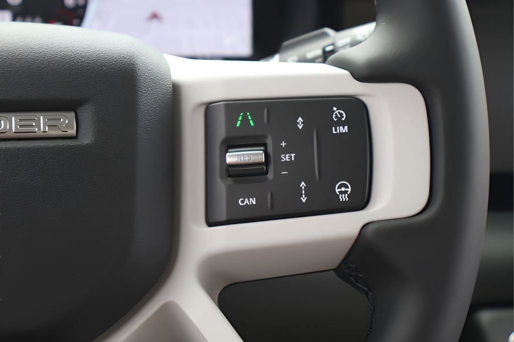 2026 Land Rover Defender 110 X-Dynamic SE