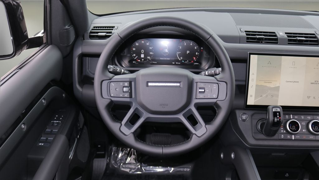 2026 Land Rover Defender 110 X-Dynamic SE