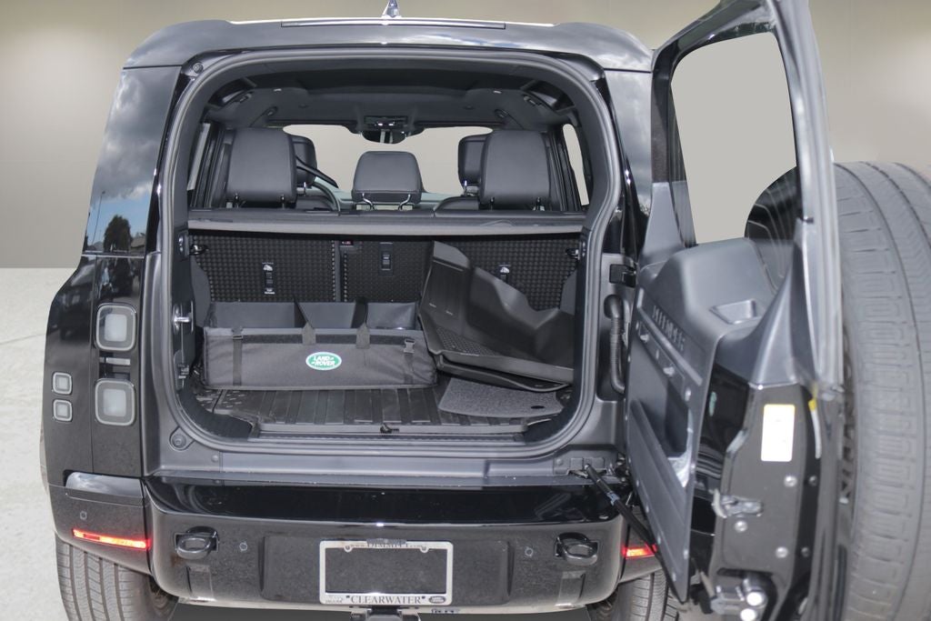 2026 Land Rover Defender 110 X-Dynamic SE