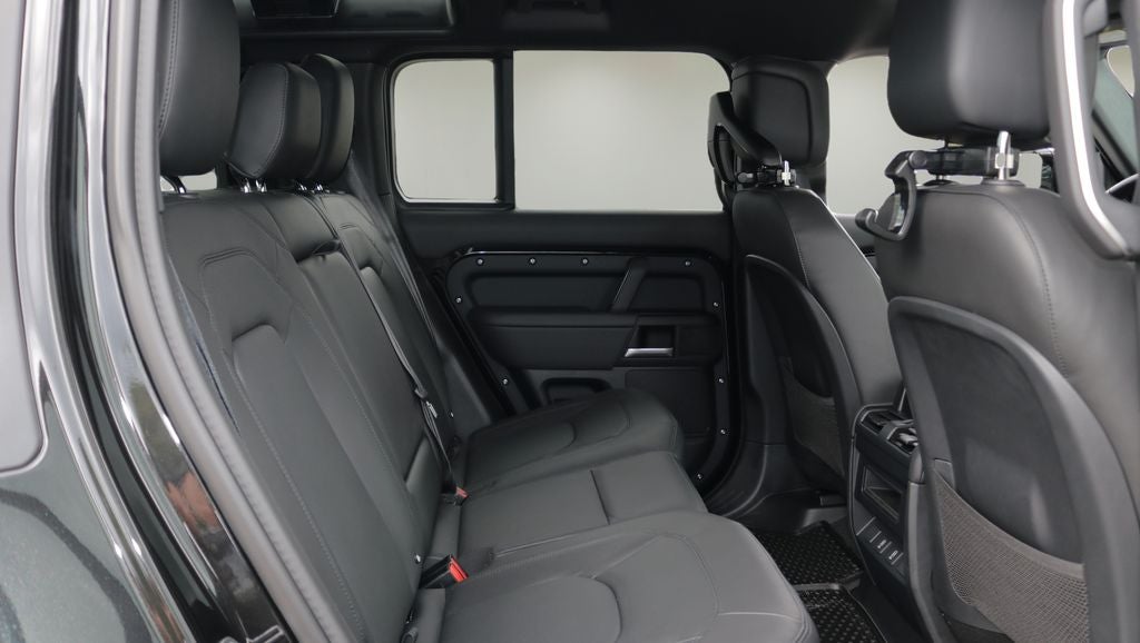 2026 Land Rover Defender 110 X-Dynamic SE