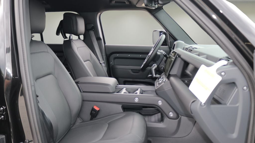 2026 Land Rover Defender 110 X-Dynamic SE