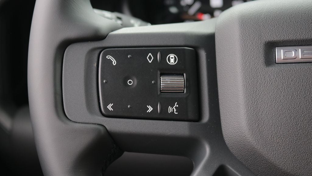 2026 Land Rover Defender 110 X-Dynamic SE