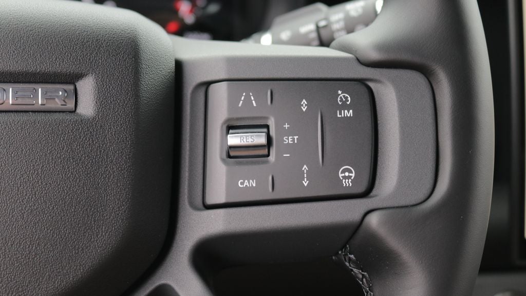 2026 Land Rover Defender 110 X-Dynamic SE