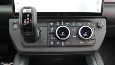 2026 Land Rover Defender 110 X-Dynamic SE