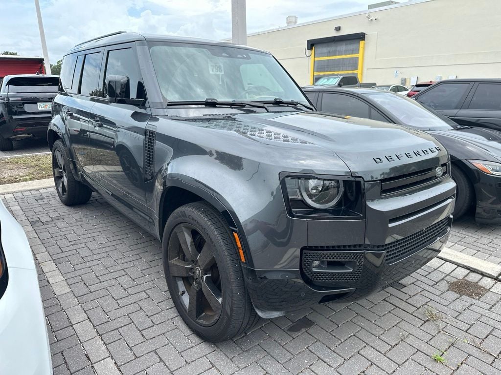 2025 Land Rover Defender 110 X-Dynamic SE