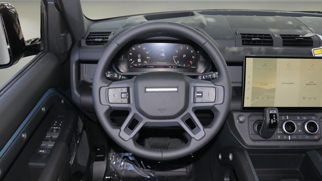 2026 Land Rover Defender 110 X-Dynamic SE