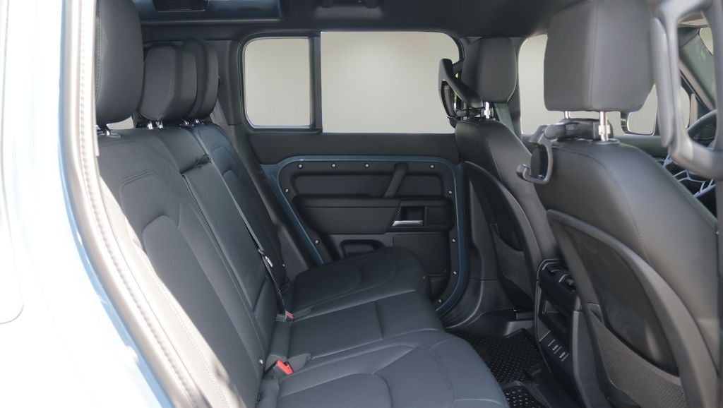 2026 Land Rover Defender 110 X-Dynamic SE