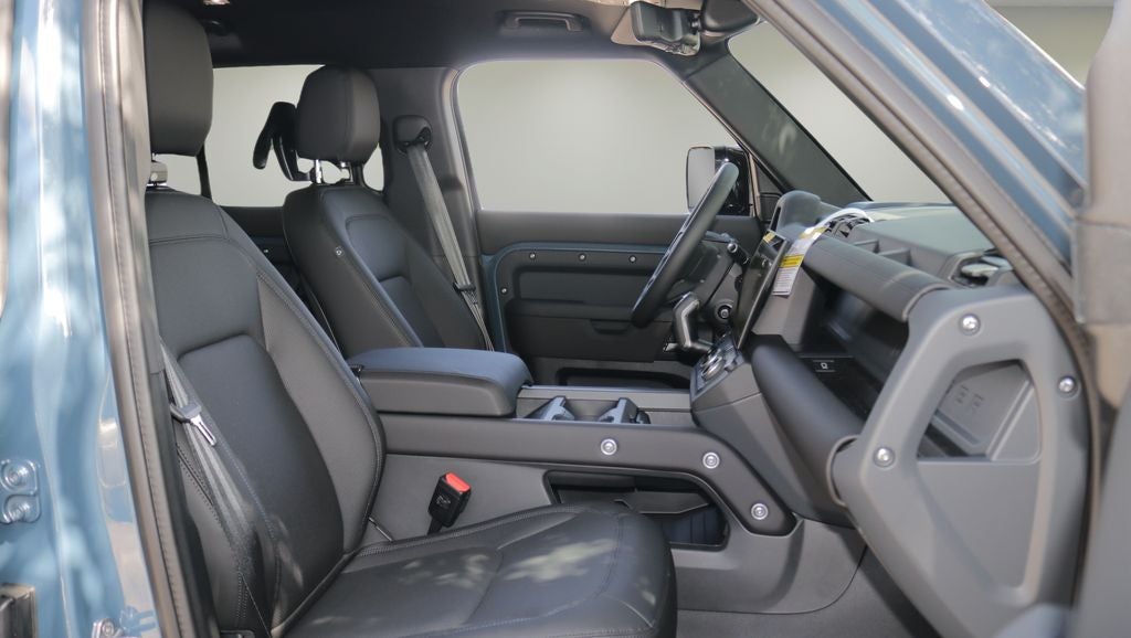2026 Land Rover Defender 110 X-Dynamic SE