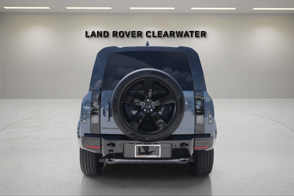 2026 Land Rover Defender 110 X-Dynamic SE