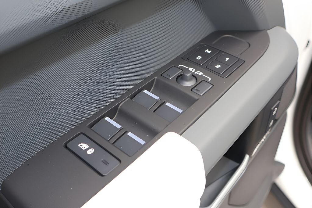 2026 Land Rover Defender 110 X-Dynamic SE